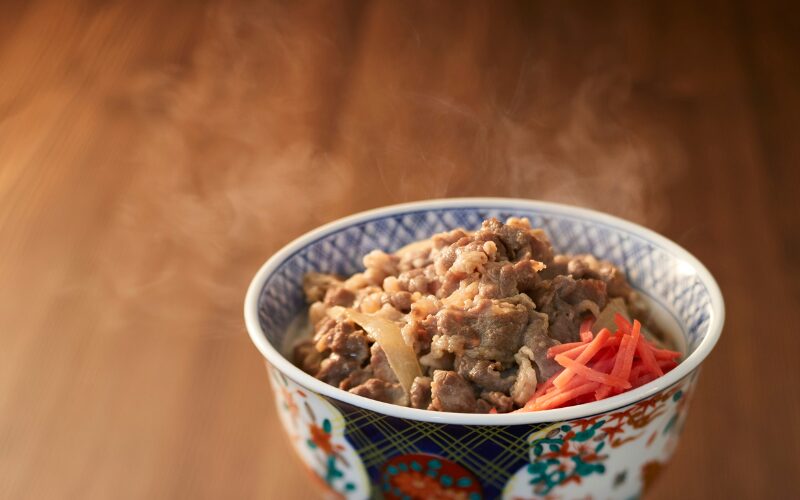 卓上の牛丼の様子
