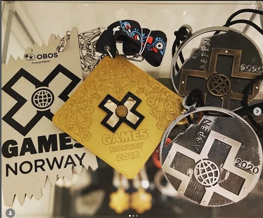 2020年2月1日、2020年までのX Gamesで獲得したメダルを公開する村瀬心椛