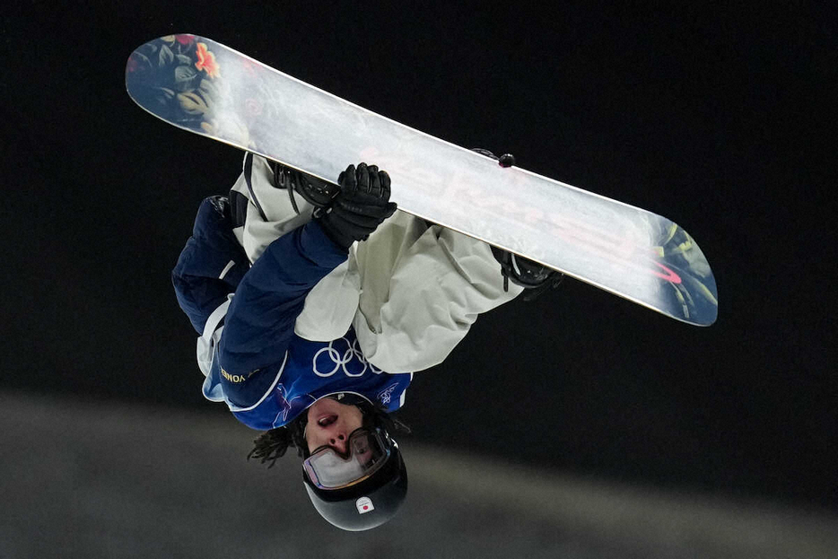 ミラノコルティナ五輪の演技中の平野歩夢選手