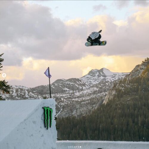 2021年5月21日、モンスターエナジーがプロモーションビデオ『SNOWCATS』の様子を公開する村瀬心椛