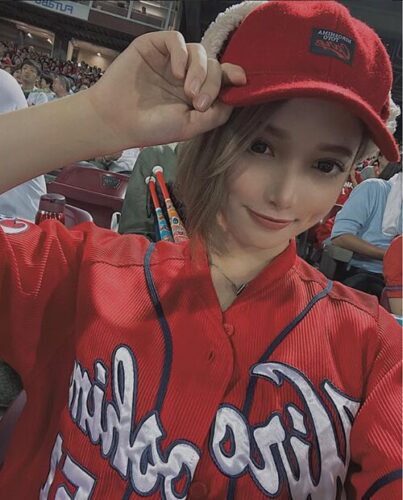 2019年9月28日MAZDA Zoom-Zoomスタジアム広島での応援の様子を投稿する渡辺リサ