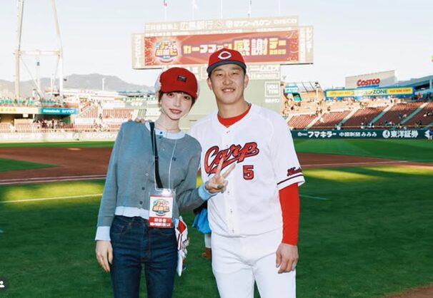 2025年11月23日2025年の広島カープファン感謝デーの様子を報告する渡辺リサ